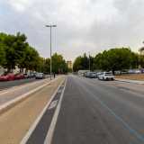 ...al centro � lasciata a uso esclusivo del traffico stradale...